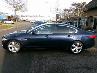 Jaguar XF 2.0 D R-SPORT AWD picture 2