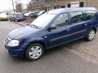 Damaged car Dacia Logan 1.6 AMBIANCE 7 PERSOONS AIRCO 2009/12