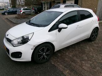 skadebil auto Kia Rio 1.2 CVVT LPUS PACK 2011/12