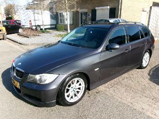 krockskadad bil auto BMW 3-serie 318 I BUSINESS LINE CLIMA NAVI 2008/2