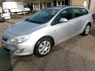 Unfallwagen Opel Astra 1.7 CDTI SPORTS TOURER 2011/1