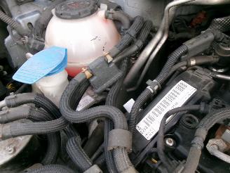 Volkswagen Caddy 2.0 TDI HIGHLINE picture 13