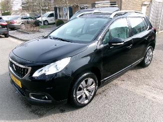 skadebil auto Peugeot 2008 1.2 PURETECH BLUE LION AIRCO NAVI 2017/3