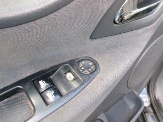 Fiat Scudo 2.0 MULTIJET INVALIDE VERVOER GEEN SCHADE 5 PERSOONS picture 17