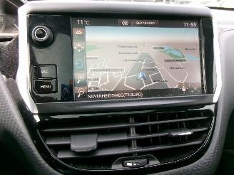 Peugeot 2008 1.2 AIRCO NAVI PANO picture 18
