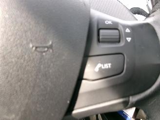 Peugeot 2008 1.2 AIRCO NAVI PANO picture 19