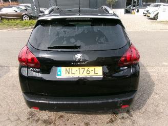 Peugeot 2008 1.2 AIRCO NAVI PANO picture 9