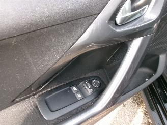 Peugeot 2008 1.2 AIRCO NAVI PANO picture 15