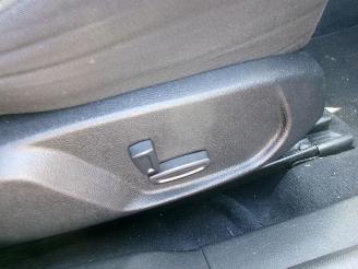 Ford Mondeo 1.6 I PLATINUM CLIMA NAVI GEEN SCHADE picture 9