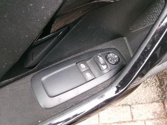 Peugeot 208 1.4 VTI ACTIVE CLIMA NAVI 5 DEURS GEEN SCHADE picture 10