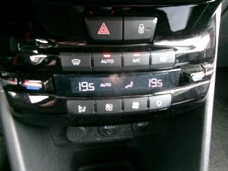 Peugeot 208 1.4 VTI ACTIVE CLIMA NAVI 5 DEURS GEEN SCHADE picture 12