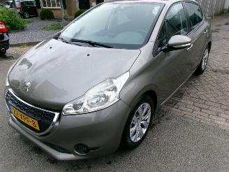 krockskadad bil auto Peugeot 208 1.4 VTI ACTIVE CLIMA NAVI 5 DEURS GEEN SCHADE 2012/6