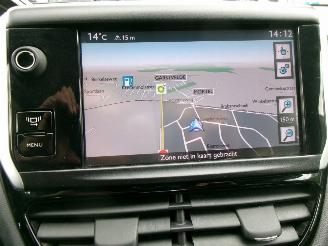 Peugeot 208 1.4 VTI ACTIVE CLIMA NAVI 5 DEURS GEEN SCHADE picture 13