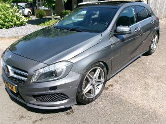 damaged passenger cars Mercedes A-klasse 180 PRESTIGE AMG LOOK 2013/4