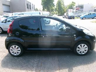 Peugeot 107 1.0 ENVY AIRCO picture 5