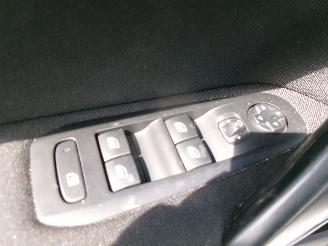 Peugeot 308 1.2 I BLUE LEASE PREMUIM 82.749 KM NAP picture 17