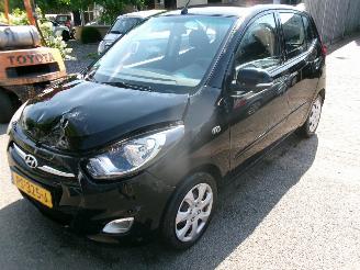 skadebil auto Hyundai I-10 1.2I-CATCHER AUTOMAAT AIRCO 2011/7
