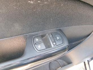 Opel Corsa 1.4-16V 111 EDITION picture 13