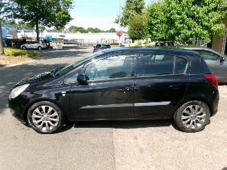 Opel Corsa 1.4-16V 111 EDITION picture 2