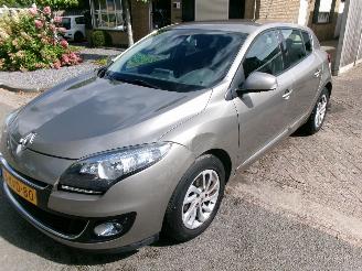 Unfallwagen Renault Mégane 1.5 DCI COLLECTION CLIMA NAVI 2013/7