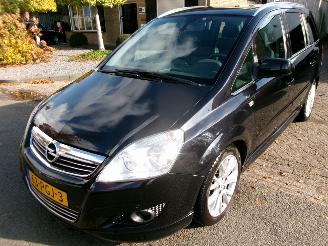damaged passenger cars Opel Zafira 2.2 COSMO 7 PERSOONS 2011/1