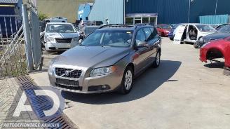 Vrakbiler auto Volvo V-70 V70 (BW), Combi, 2007 / 2016 2.4 D5 20V 2009