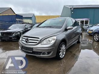 Vrakbiler auto Mercedes B-klasse B (W245), Hatchback, 2005 / 2011 2.0 B-200 16V 2006