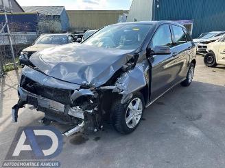 Vrakbiler auto Mercedes B-klasse B (W246/W242), Hatchback, 2011 / 2018 1.6 B-180 BlueEFFICIENCY Turbo 16V 2014/1