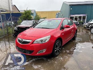 Vrakbiler auto Opel Astra Astra J (PC6/PD6/PE6/PF6), Hatchback 5-drs, 2009 / 2015 1.6 16V Ecotec 2011/6
