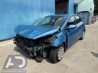 Vrakbiler auto Hyundai I-30 i30 (GDHB5), Hatchback, 2011 1.4 16V 2014/2
