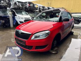 Vrakbiler auto Skoda Fabia Fabia II (5J), Hatchback 5-drs, 2006 / 2014 1.2i 12V 2013