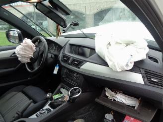 BMW X1 XDRIVE18D picture 11