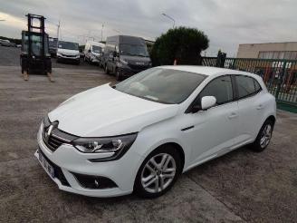 Damaged car Renault Mégane 1.2 TURBO 2016/6
