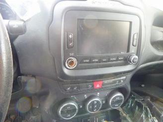 Jeep Renegade 2.0 MULTIJET 4X4 AUT picture 17