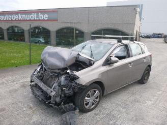 Vrakbiler auto Toyota Auris 1.4 D4-D   COMFORT 2014/1