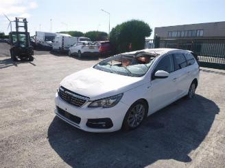 demontáž osobní automobily Peugeot 308 1.5 HDI GT LINE 2020/10