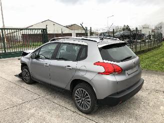 Coche siniestrado Peugeot 2008 1.2 HMZ AUTOMATIQUE 2015/11