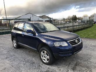 Vaurioauto  passenger cars Volkswagen Touareg 2.5 TDI 2004/6