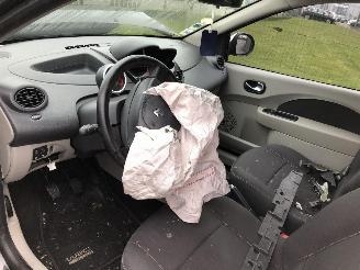 Renault Twingo 1.2 TCE   GT LINE picture 15