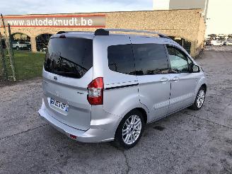 skadebil auto Ford Tourneo Courier 1.0 ECOBOOST 2017/2