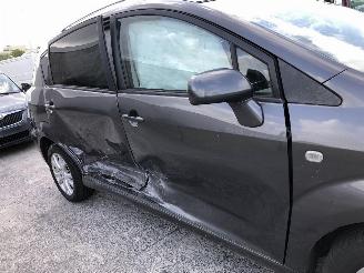 Toyota Corolla-verso 2.2 D4D picture 12