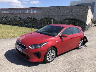 krockskadad bil auto Kia Cee d 1.0 2020/3