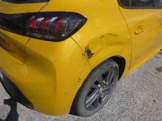 Peugeot 208 1.2 picture 30