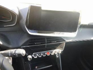 Peugeot 208 1.2 picture 27