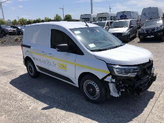 krockskadad bil bedrijf Renault Kangoo 1.3 TURBO AUTOMATIQU 2024/5