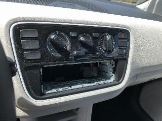 Volkswagen Up! 1.0 picture 12