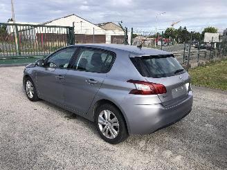 krockskadad bil auto Peugeot 308 1.6 HDI 2015/1