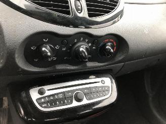 Renault Twingo 1.1 picture 23