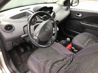 Renault Twingo 1.1 picture 4
