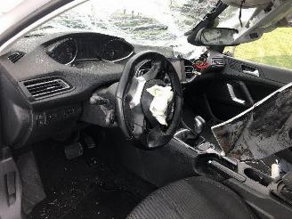 Peugeot 308 1.6 HDI AUTOMATIQUE picture 6